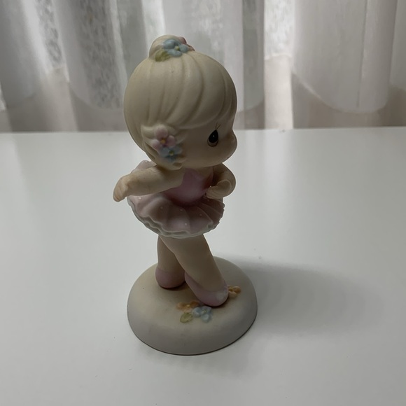 Precious Moments Bless Your Little Tutu Enesco 1997 261173 Ballerina Figurine - Picture 4 of 5